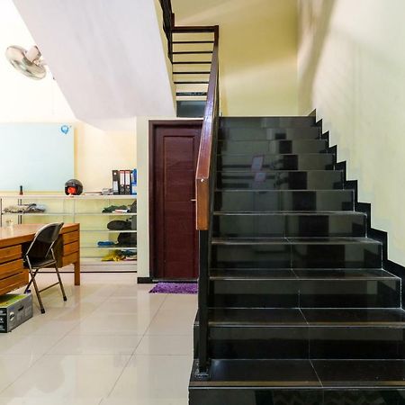 فندق ريد دورز سيارياه آت كيتينتانج سورابايا المظهر الخارجي الصورة